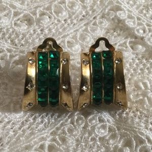 Vintage Emerald Color Gold Tone Clip Earrings Crystal Accents Costume Je…